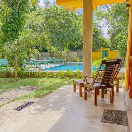 Отель Easy Living Хиккадува Экстерьер фото