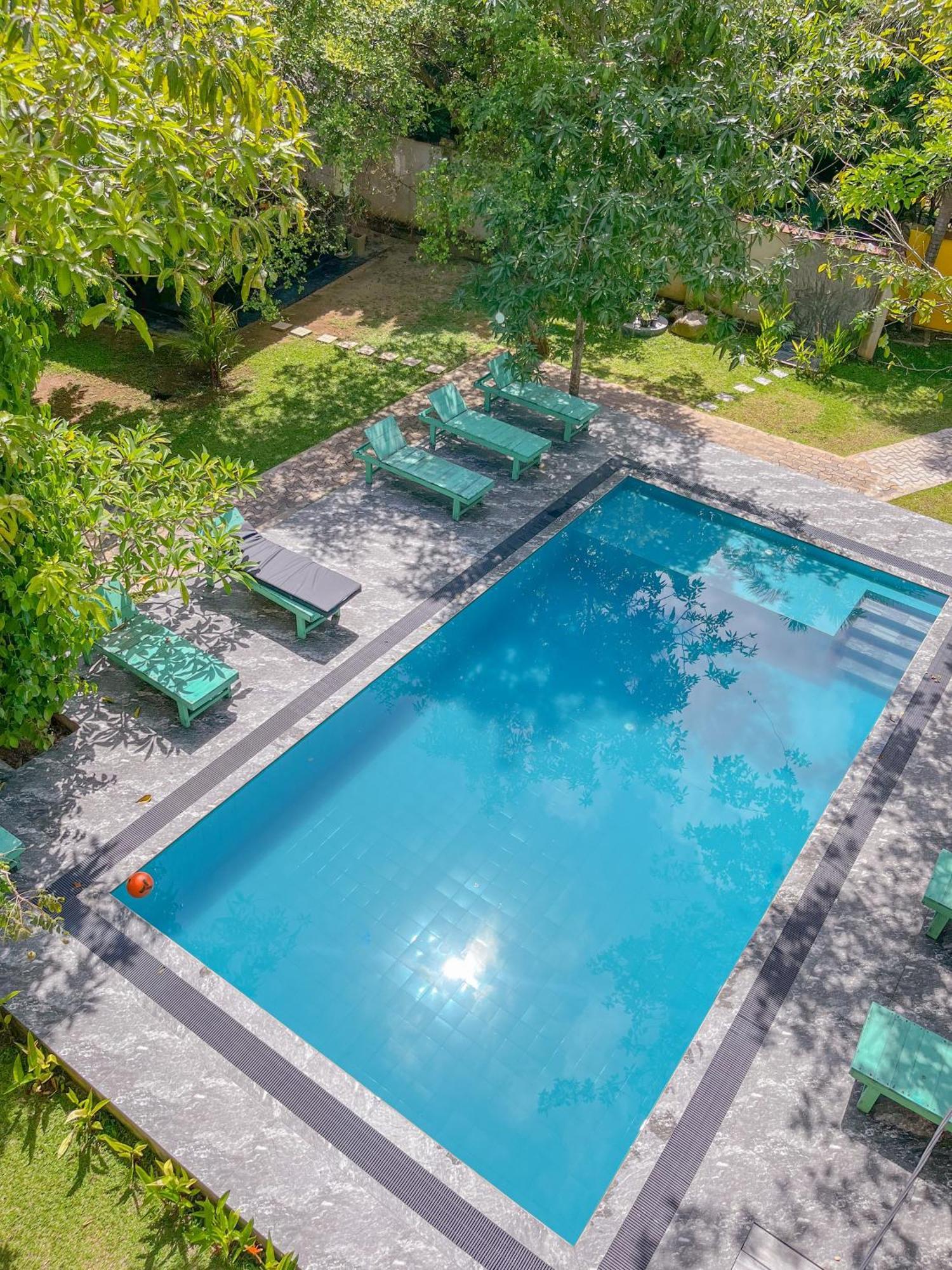 Отель Easy Living Хиккадува Экстерьер фото